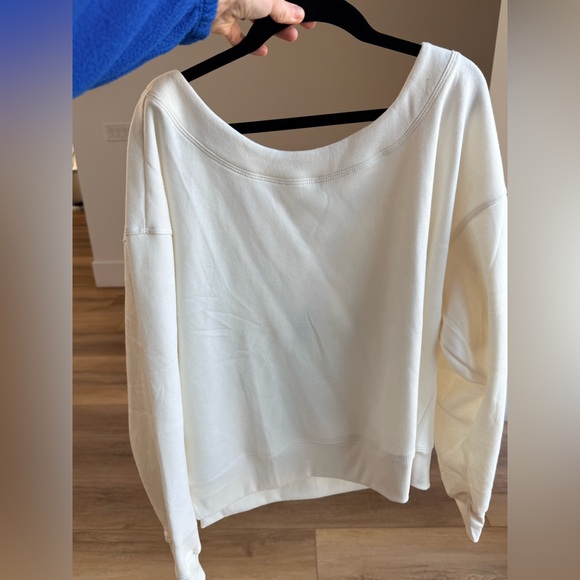 Maeve Blowback sweatshirt from Anthropologie - Picture 4 of 5